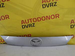 Б/в Накладка кришки багажника сіра на Mazda 6 2008-2012