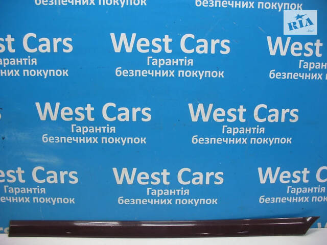 Б/в Накладка кузова збоку ліва на Mercedes-Benz Viano 2003-2013