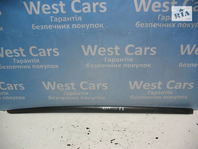 Б/в Накладка/молдинг стойки лобового скла права на Audi A8 2003-2010