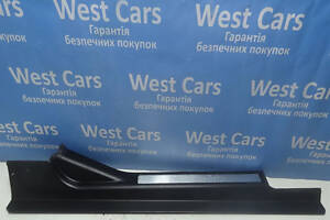 Б/в Накладка переднього правого порога внутрішня на Mercedes-Benz C-Class 2000-2007