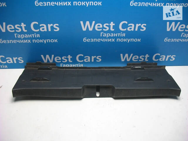 Б/в Накладка порога багажника на Toyota Yaris 2006-2011