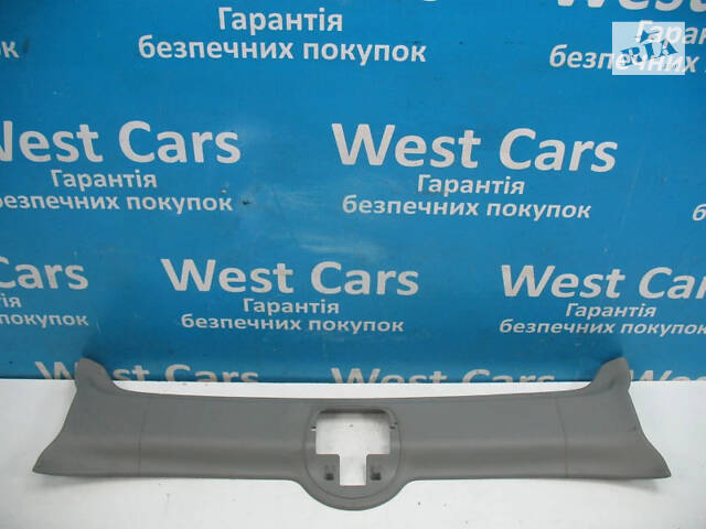 Б/в Накладка стелі під передній плафон на Nissan Kubistar 2003-2008