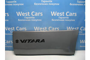 Накладка задней левой двери (ДЕФЕКТ) б/у на Suzuki Grand Vitara. Выбор №1! 2005-2012