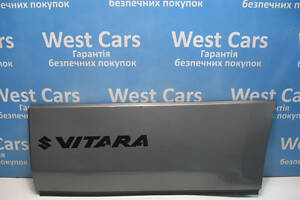 Б/в Накладка задніх лівих дверей (ДЕФЕКТ) на Suzuki Grand Vitara 2005-2012