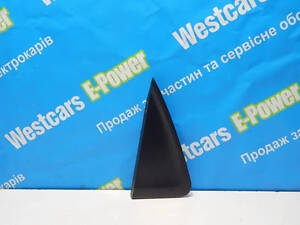 Б/в Накладка задньої правої стійки кузова на Nissan Leaf 2011-2017