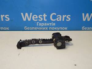 Б/в Обмежувач передніх дверей на Opel Zafira 2005-2013