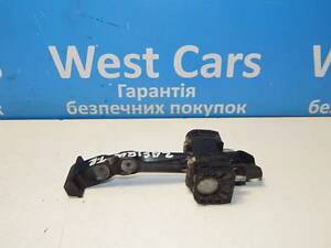 Б/в Обмежувач задніх дверей на Opel Zafira 2005-2013
