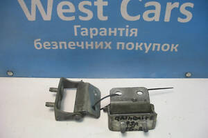 Б/в Петлі кришки багажника комплект на Nissan Qashqai+2 2007-2013