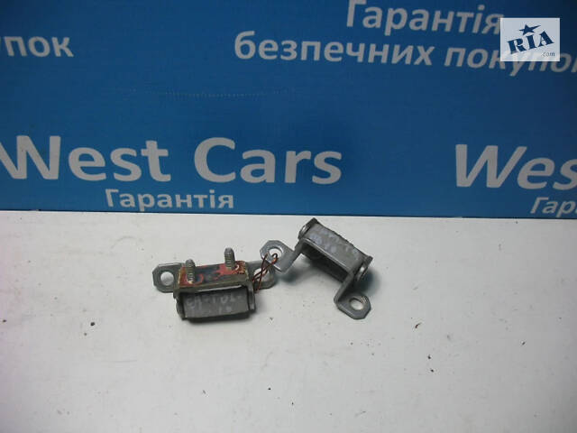 Б/в Петлі кришки багажника на Chevrolet Captiva 2006-2010