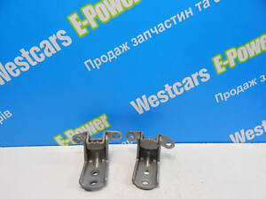 Б/в Петлі передніх правих дверей комплект на Nissan Leaf 2011-2017