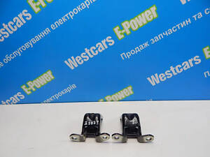 Б/в Петлі передніх правих дверей комплект на Nissan Leaf 2017-2021