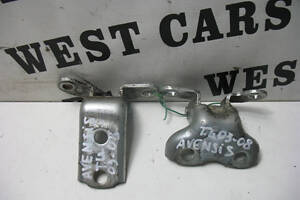 Б/в Петлі задніх лівих дверей на Toyota Avensis 2003-2008