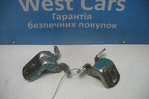 Б/в Петлі задніх правих дверей (комплект) на Nissan X-Trail 2001-2007