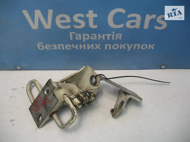 Б/в Петля дверей передніх правих на Volkswagen Caddy 2004-2010