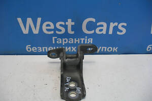 Б/в Петля передніх лівих дверей верхня чорна на Toyota Rav 4 2006-2012