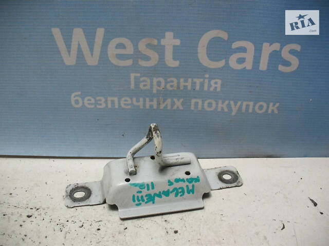 Б/в Петля замка капоту на Renault Megane III 2008-2015