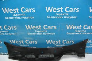 Б/в Пластик під лобове скло на Ford C-Max 2003-2007