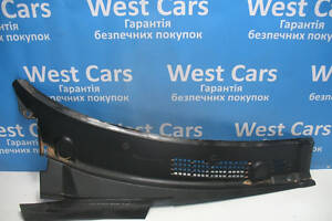 Б/в Пластик під лобове скло правий на Citroen Berlingo 2002-2008