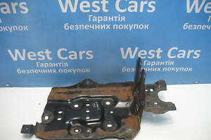 Б/в Площадка під АКБ на Nissan X-Trail 2001-2007