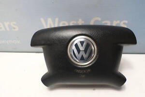 Б/в Подушка безпеки в кермо на Volkswagen Caddy. Купуй найкраще! 2004-2010