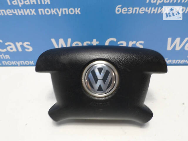 Б/в Подушка безпеки водія на Volkswagen Caddy 2004-2010