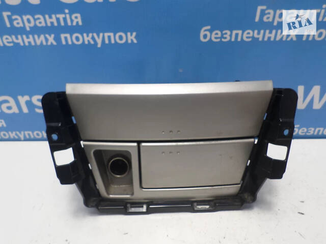 Б/в Попільничка на Toyota Camry 2006-2009