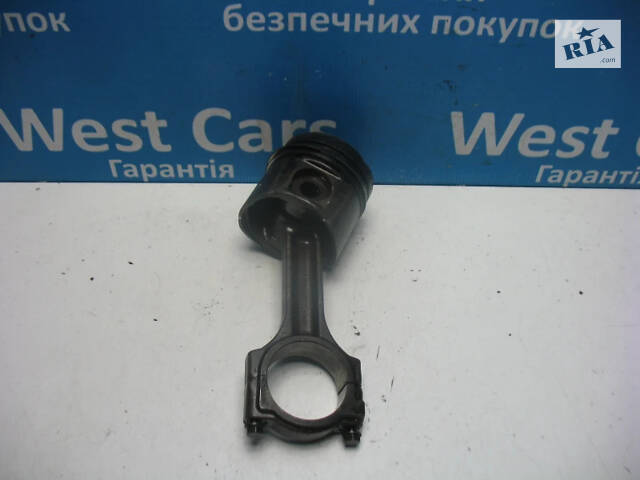 Б/в Поршень із шатуном на 2.2 dCi на Renault Laguna 2001-2007