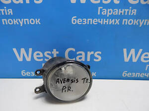 Б/в Протитуманна фара передня права (незначний дефект скла) на Toyota Avensis 2003-2009