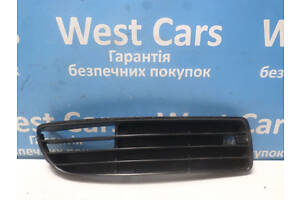 Б/в Решітка в передній бампер права на Audi A4. Вибір №1! 1994-1997