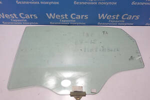 Б/в Скло дверей заднє ліве хетчбек на Hyundai i30 2007-2012