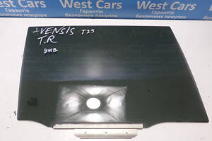 Б/в Скло задніх правих дверей (заводське тонування) універсал на Toyota Avensis 2003-2008