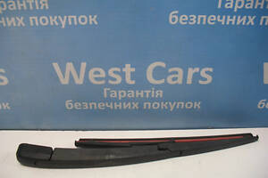 Б/в Склоочисник кришки багажника універсал на Toyota Avensis 2003-2008