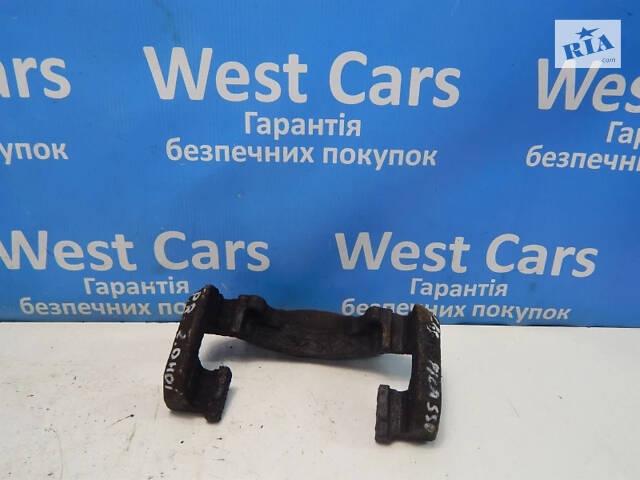 Б/в Скоба переднього правого супорта 2.0HDI на Citroen C4 Picasso 2006-2013