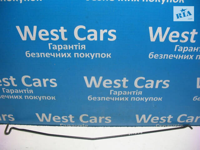 Б/в Упор капота на Suzuki Grand Vitara 2005-2012