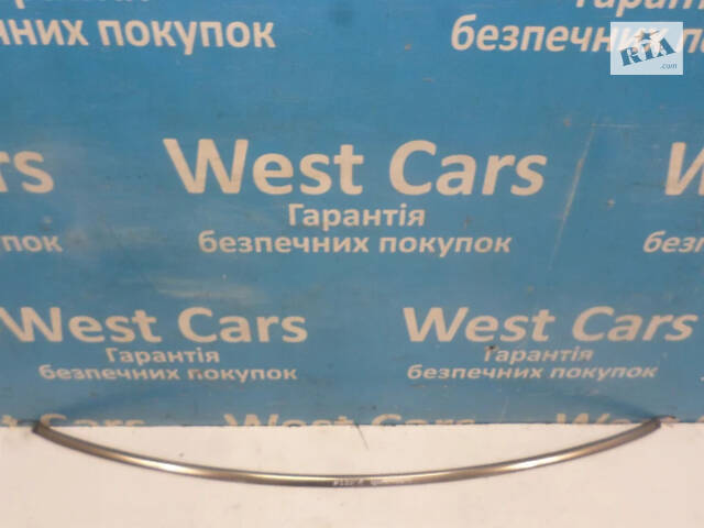 Б/в Ущільнювач лобового скла центральний на Mercedes-Benz S-Class 1998-2005