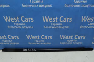 Б/в Ущільнювач скла передніх лівих дверей на Nissan Note 2006-2013