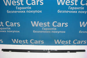 Б/в Ущільнювач скла задніх правих дверей на Nissan Qashqai 2006-2013