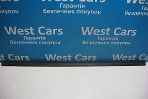 Б/в Ущільнювач скла задніх правих дверей зовнішній на Ford Fiesta 2008-2016