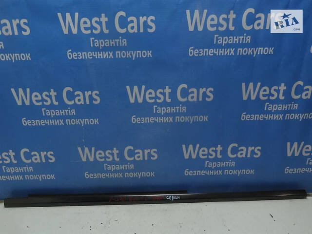 Б/в Ущільнювач скла задньої лівої двері (седан) на Mercedes-Benz E-Class 1995-2003