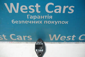 Б/в Утримуюча пластина зсувних дверей середня на Volkswagen Caddy 2004-2016