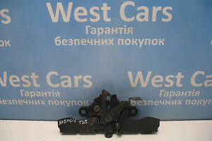 Б/в Замок капоту на Toyota Avensis 2003-2008