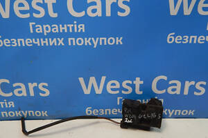 Б/в Замок капоту передній правий 2 контакти на Mercedes-Benz C-Class 2007-2010