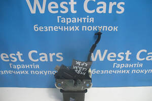 Б/в Замок кришки багажника (седан) 3 контакти на Volkswagen Passat B6 2004-2008