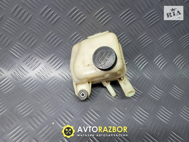 Бачок гидроусилителя руля гур BC1D32690 на Mazda 323 BA, 323F 1994-1998 год