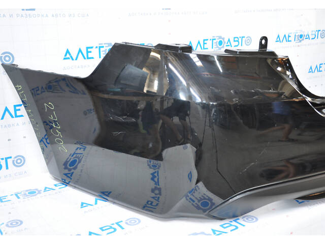 Бампер задній голий Nissan Altima 16-18 рест чорний зам'ятий, надриви, зламані кріплення