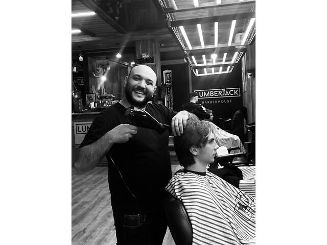 Барбер, чоловічий перукар - Фото 1