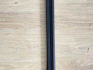 Бархотка, молдинг скла передних левых дверей Skoda Octavia A5 FL, 2006 г., 1Z5839479C, б/у.