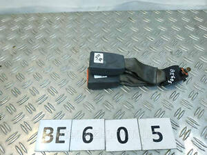BE0605 898401G000XI замок паска безпеки Ответная часть ремня безпеки зад центр Hyundai/Kia Rio 06-11 0