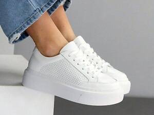 Білі шкіряні кросівки з перфорацією прошиті 38-40р код 26784
