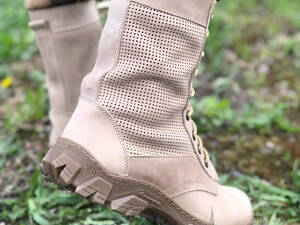 Летние берцы светлые бежевые перфорация кожа натуральная.